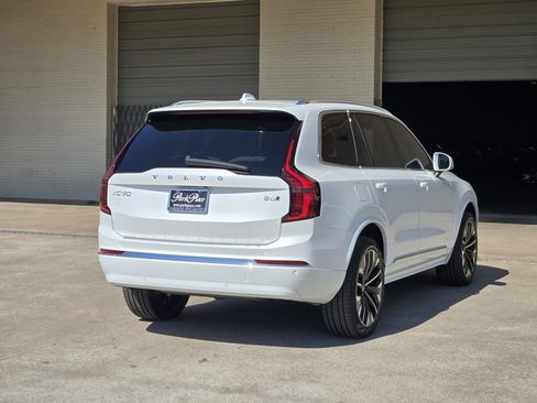 New 2026 Volvo XC90 B6 Plus w/ Protection Package Premier image 9