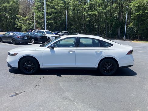Used 2025 Honda Accord SE image 7