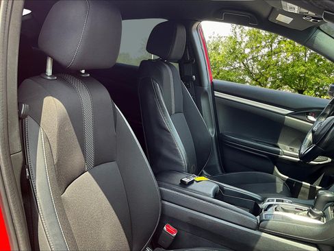 Used 2019 Honda Civic Sport image 7