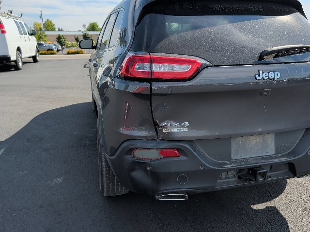 Used 2018 Jeep Cherokee Latitude Plus w/ Comfort/Convenience Group AWD/4WD image 5