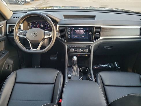 Used 2023 Volkswagen Atlas SE w/ Panoramic Sunroof Package image 9