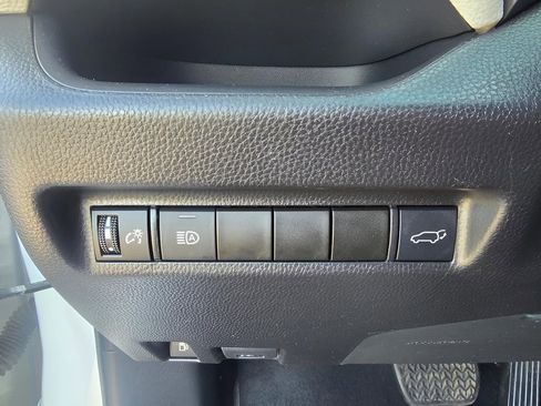 Used 2021 Toyota RAV4 XLE w/ Convenience Package image 17