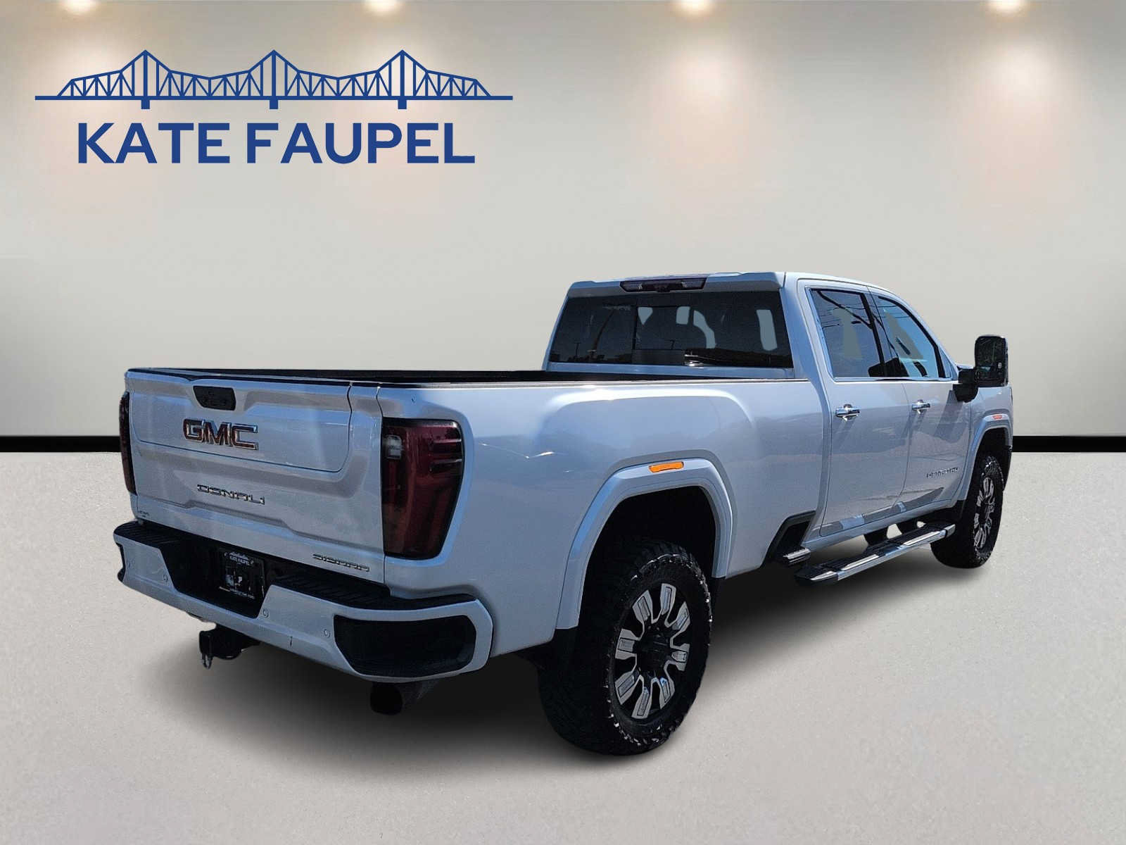 Used 2025 GMC Sierra 3500 Denali w/ Denali Reserve Package AWD/4WD image 7