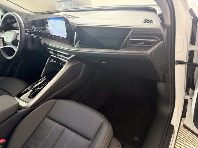 Certified 2025 Audi Q5 Premium w/ Convenience Package AWD/4WD image 24