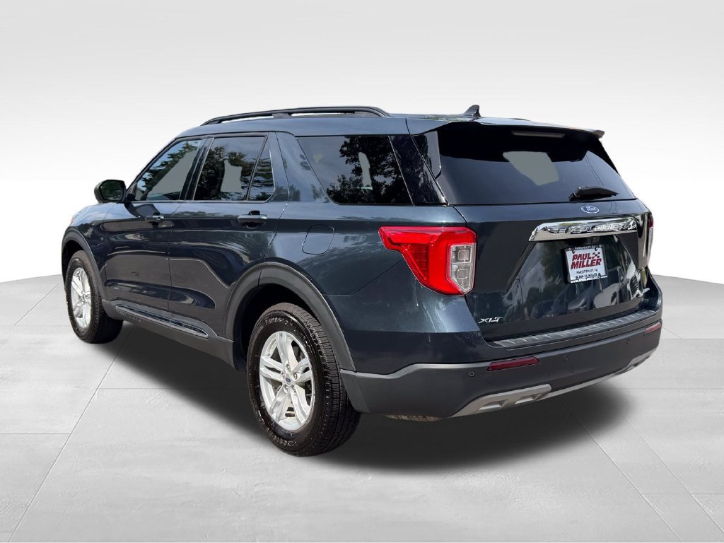 Used 2022 Ford Explorer XLT w/ Equipment Group 202A AWD/4WD image 5