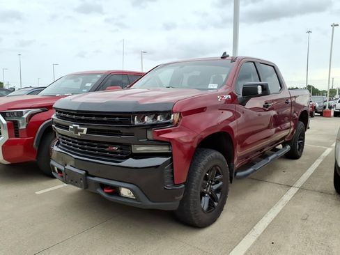 Used 2020 Chevrolet Silverado 1500 LT Trail Boss image 3