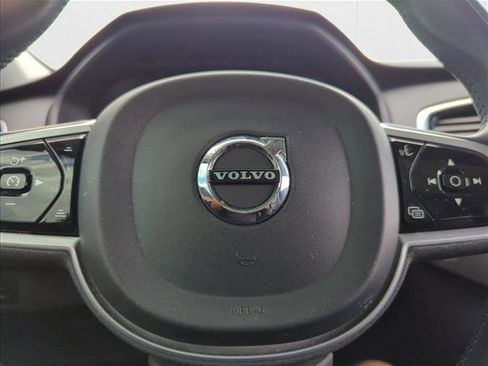 Used 2022 Volvo XC90 T6 Momentum w/ Advanced Package image 25