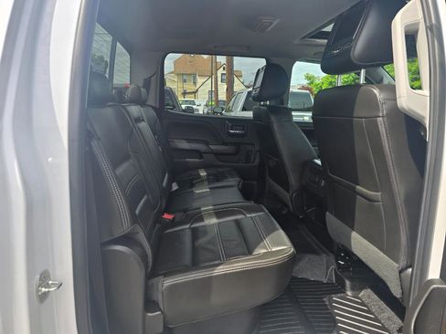Used 2018 GMC Sierra 2500 Denali w/ Duramax Plus Package AWD/4WD image 16
