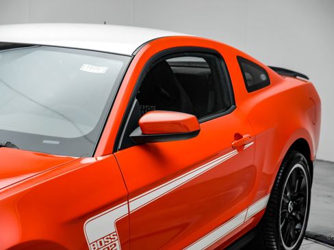 Used 2012 Ford Mustang Boss 302 w/ Boss 302 Accessory Pkg RWD image 27