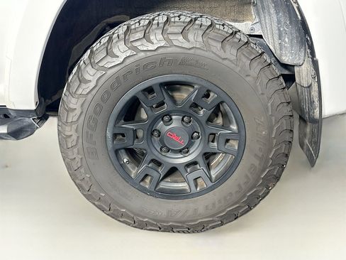 Used 2019 Toyota 4Runner SR5 Premium image 11