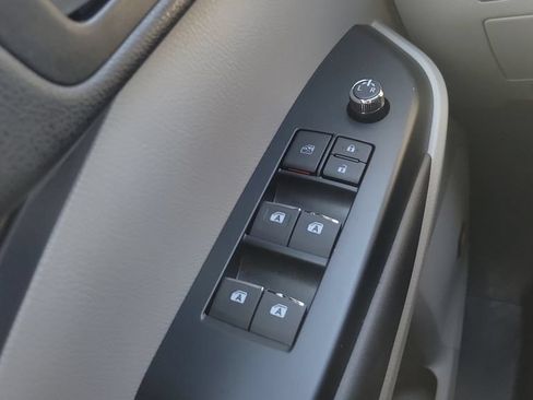 Used 2016 Toyota Highlander Limited w/ Driver Technology Package AWD/4WD image 19