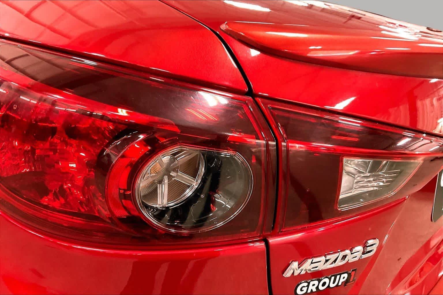 Used 2018 MAZDA MAZDA3 Touring FWD image 29