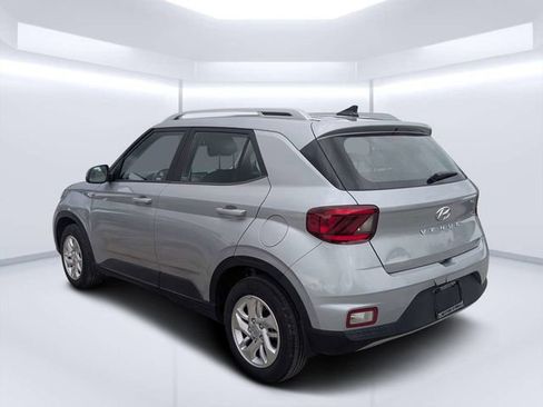 Used 2020 Hyundai Venue SEL w/ Convenience Package FWD image 5