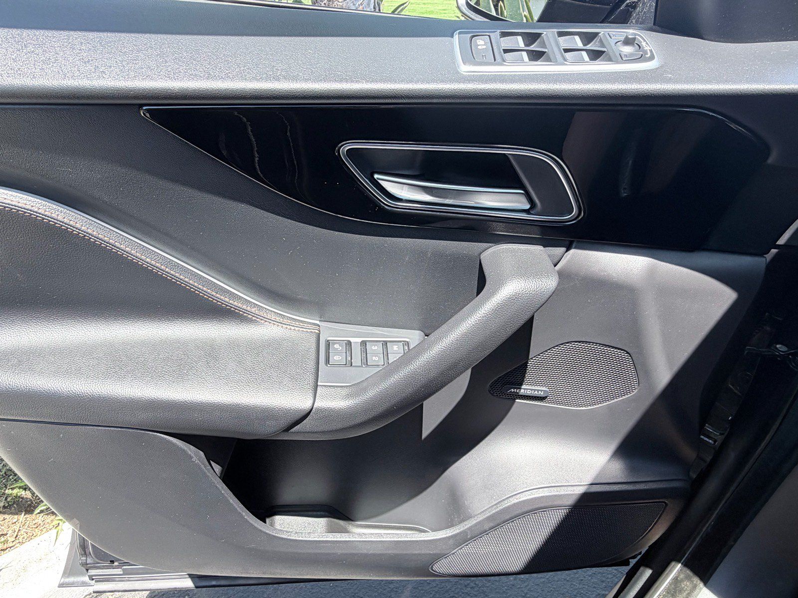 Used 2020 Jaguar F-PACE Prestige AWD/4WD image 19