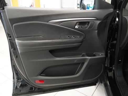 Used 2017 Honda Ridgeline RTL image 17