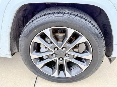 Used 2023 Jeep Grand Cherokee Overland image 21