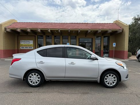 Used 2015 Nissan Versa SV FWD image 12