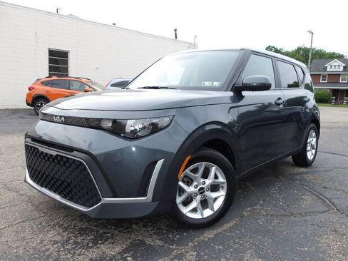 Used 2023 Kia Soul LX w/ LX Technology Package FWD image 36