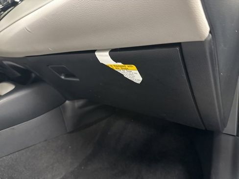 Used 2020 Toyota Corolla LE image 9