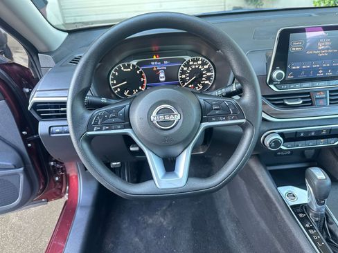 Used 2025 Nissan Altima 2.5 SV image 28