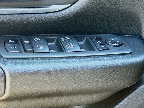 Used 2022 RAM 1500 Big Horn AWD/4WD image 22