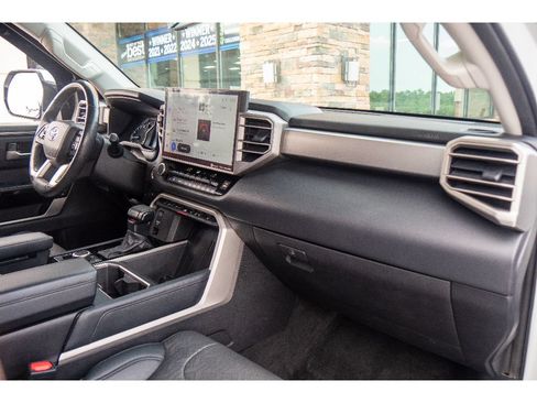 Used 2022 Toyota Tundra Limited w/ TRD Off-Road Package AWD/4WD image 15