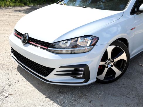 Used 2018 Volkswagen GTI S image 2