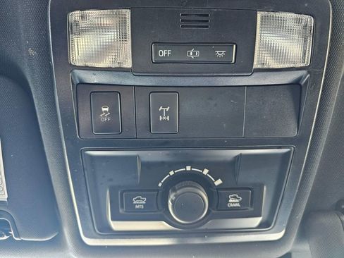 Used 2019 Toyota Tacoma TRD Off-Road AWD/4WD image 34