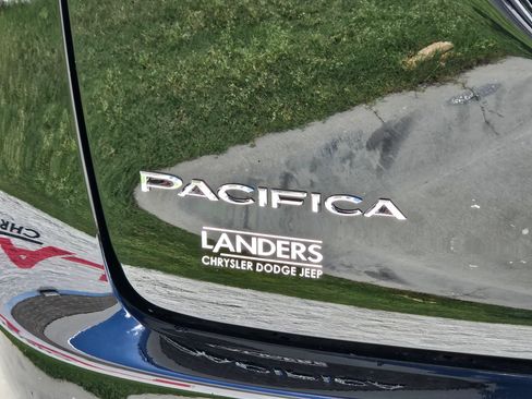 New 2027 Chrysler Pacifica Select FWD image 26