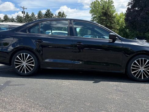 Used 2016 Volkswagen Jetta Sport FWD image 11