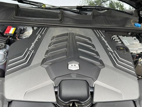 Used 2020 Lamborghini Urus AWD/4WD image 26