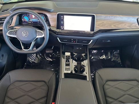 New 2026 Volkswagen Atlas SE image 12