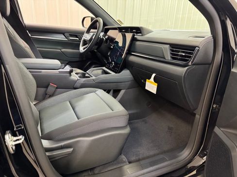 New 2026 GMC Terrain AT4 w/ LPO, Floor Liner Package AWD/4WD image 27