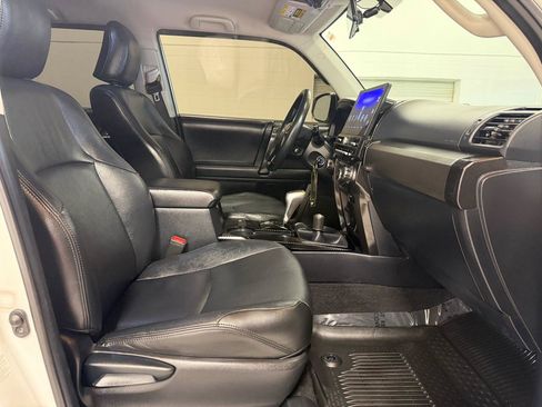 Used 2019 Toyota 4Runner TRD Off-Road AWD/4WD image 25