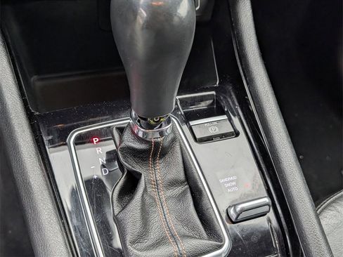 Used 2022 Jeep Compass Limited image 17