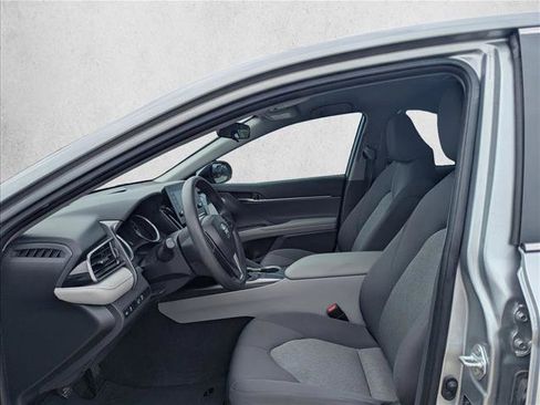 Used 2022 Toyota Camry LE FWD image 12