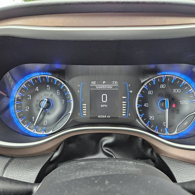 Used 2022 Chrysler Voyager LX FWD image 28