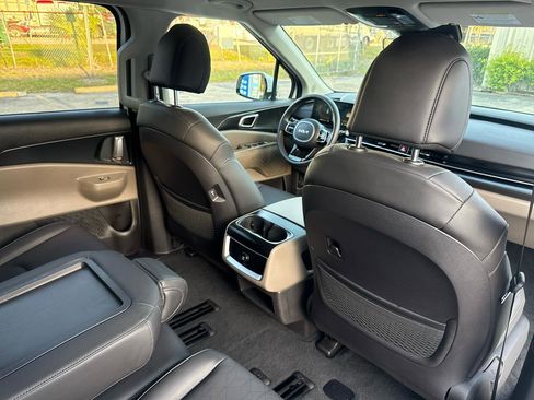 Used 2026 Kia Carnival LXS image 45