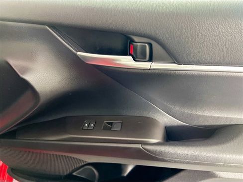 Used 2024 Toyota Camry SE image 26