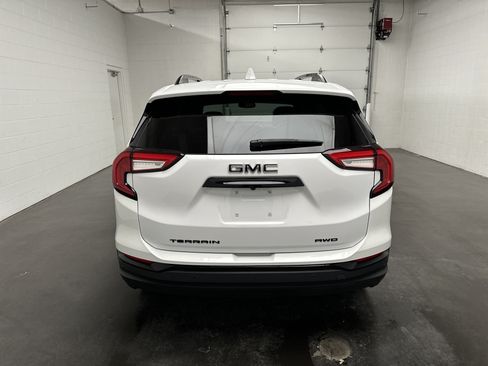 Used 2023 GMC Terrain SLE w/ Driver Convenience Package AWD/4WD image 8