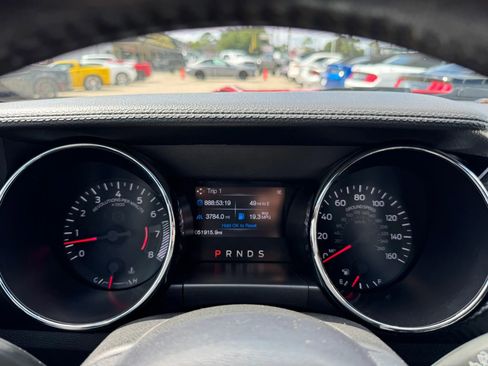 Used 2015 Ford Mustang Coupe RWD image 31