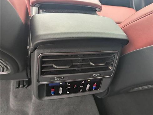 Used 2024 Audi SQ8 Prestige image 17
