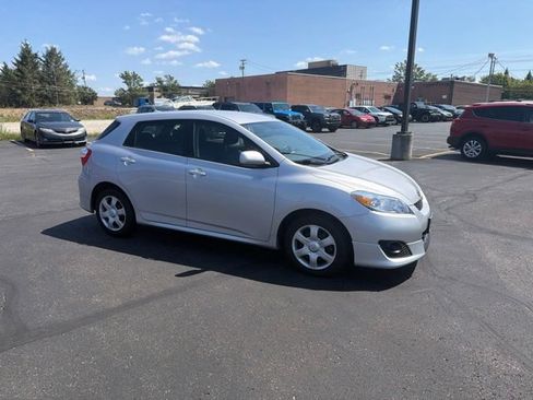Used 2010 Toyota Matrix S w/ Sport Pkg FWD image 6