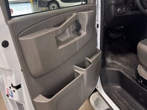 Used 2025 Chevrolet Express 2500 w/ Driver Convenience Package RWD image 9