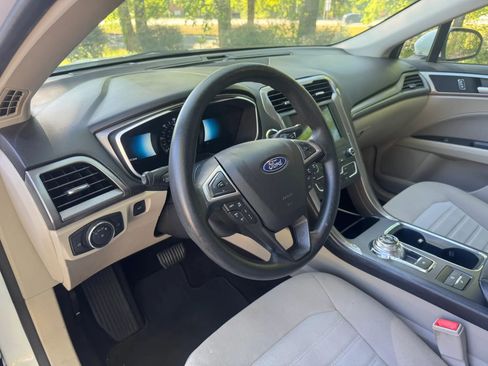 Used 2019 Ford Fusion SE image 17