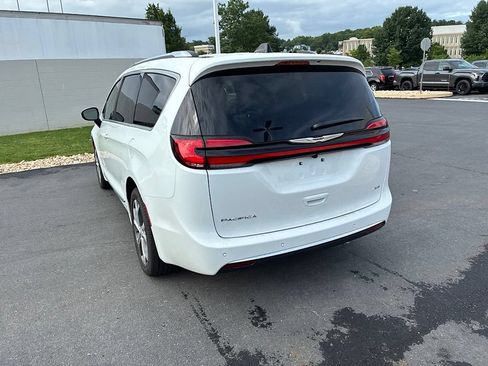 Used 2026 Chrysler Pacifica Pinnacle AWD/4WD image 20