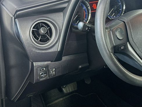 Used 2017 Toyota Corolla LE w/ Carpet Mat Package (TMS) FWD image 16