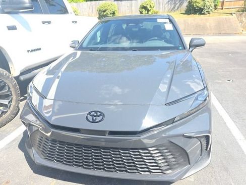 Used 2025 Toyota Camry SE w/ Convenience Package FWD image 2