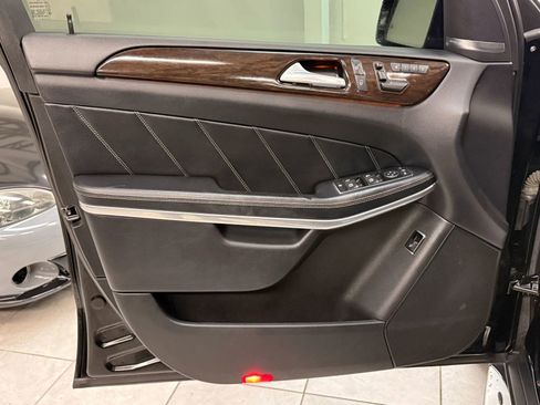 Used 2014 Mercedes-Benz GL 450 4MATIC w/ Lane Tracking Package image 15