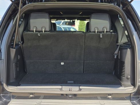 Used 2017 Ford Expedition Limited w/ Equipment Group 301A RWD image 8